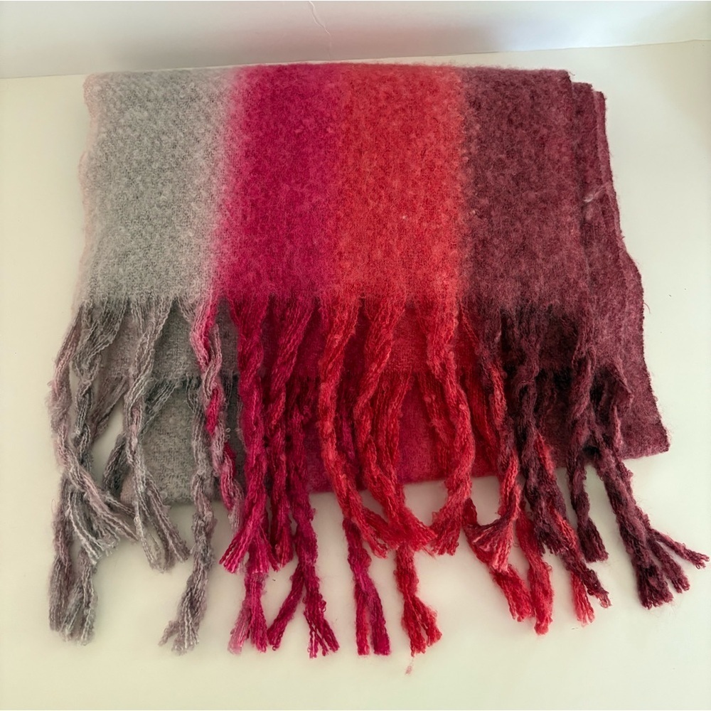 NWOT Urban Outfitters Ombre Striped Woven Scarf - Picture 2 of 8